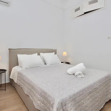 Nina Apartment